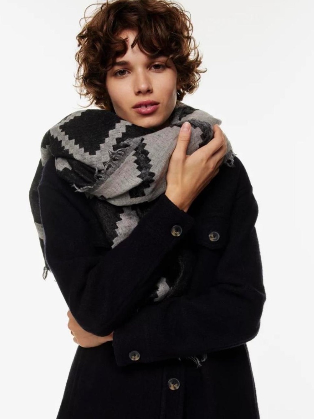 Aritzia Wilfred Diamond Mosaic Blanket Scarf
